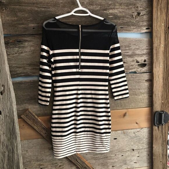 SHEER neckline dress size small - Picture 3 of 4